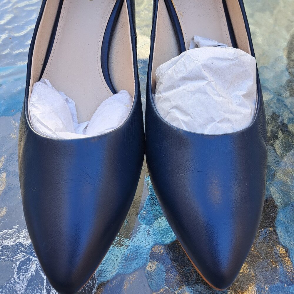 Cole Haan navy blue leather pumps, size 8.5